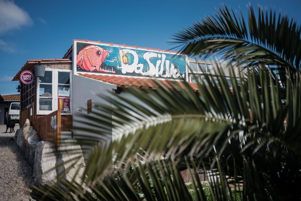 Da Silva Surfcamp Vandrehjem Areia Branca Eksteriør billede