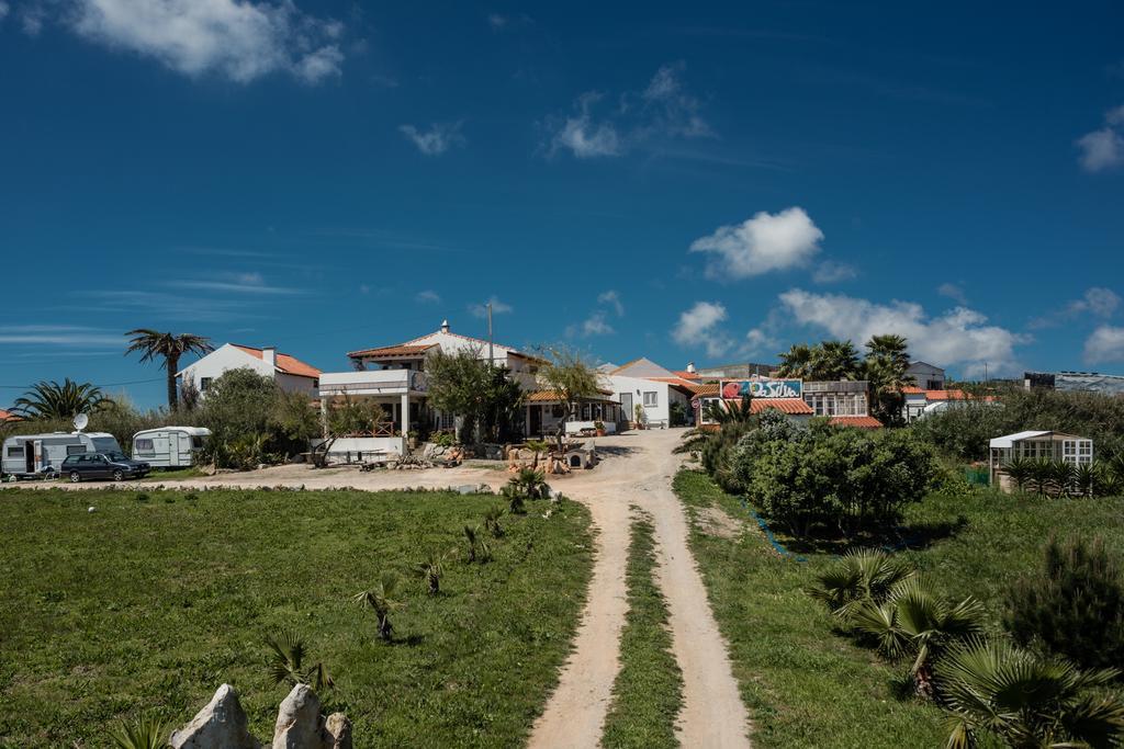 Da Silva Surfcamp Vandrehjem Areia Branca Eksteriør billede